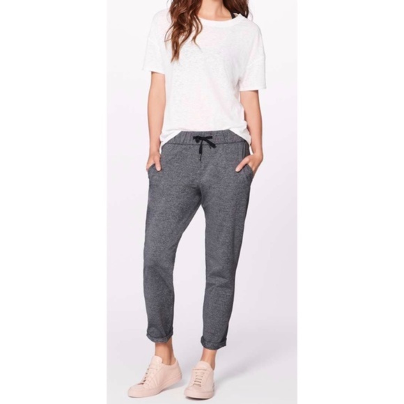 LULULEMON ON THE FLY 7/8 PANT Heather Black - Picture 1 of 7